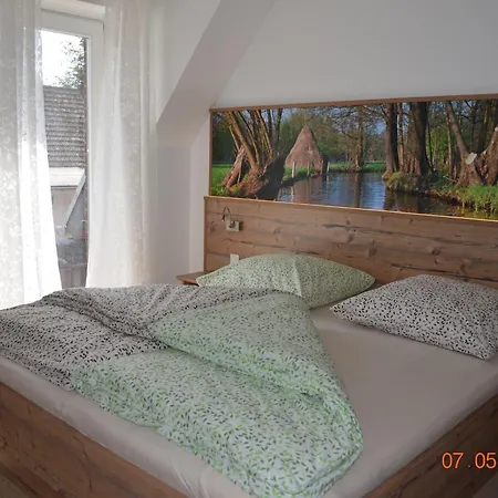 Spreewaldscheune Am Fliess-ferienwohnungen Am Wasser In * Burg (Spreewald)