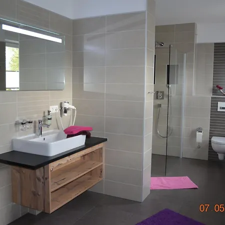 Spreewaldscheune Am Fliess-ferienwohnungen Am Wasser In Apartamento Burg (Spreewald)