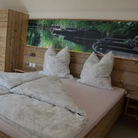 Spreewaldscheune Am Fliess-ferienwohnungen Am Wasser In