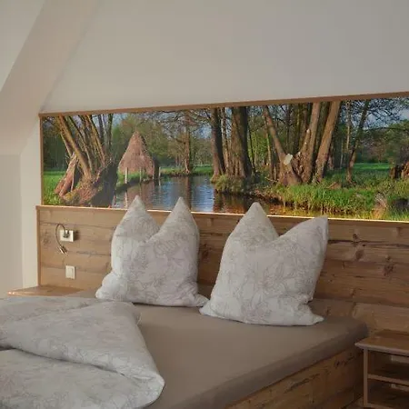 Spreewaldscheune Am Fliess-ferienwohnungen Am Wasser In * Burg (Spreewald)