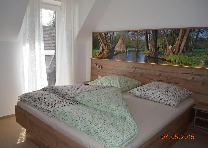 Spreewaldscheune Am Fliess-ferienwohnungen Am Wasser In * Burg (Spreewald)