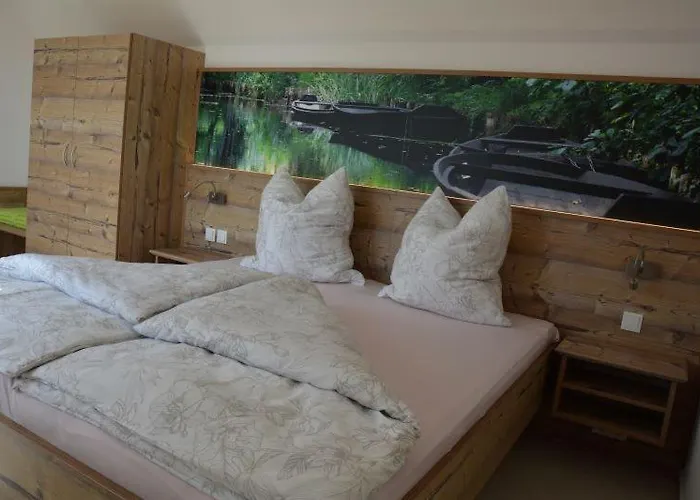 Spreewaldscheune Am Fliess-ferienwohnungen Am Wasser In